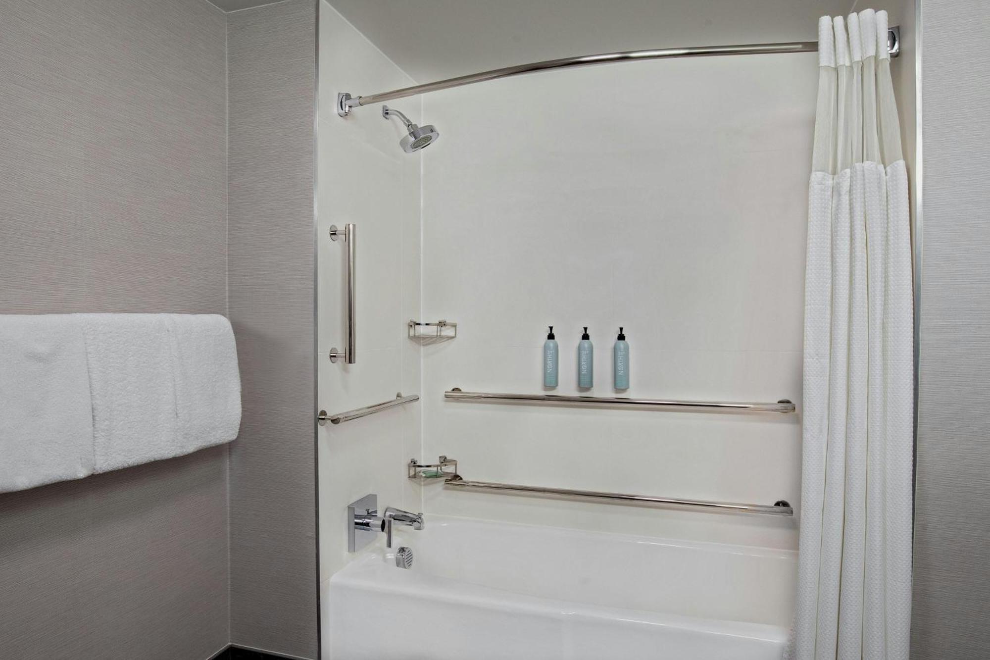 Courtyard By Marriott Boston Andover Exterior photo
