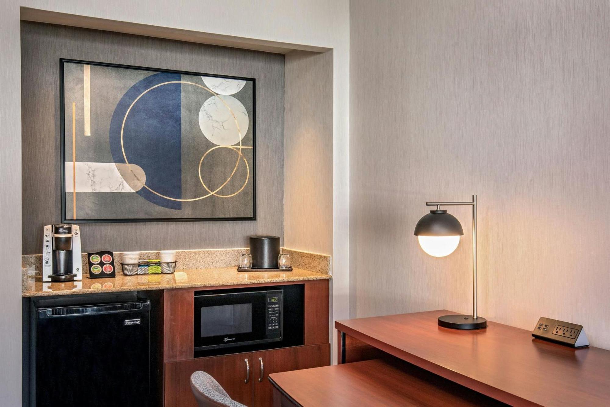 Courtyard By Marriott Boston Andover Exterior photo