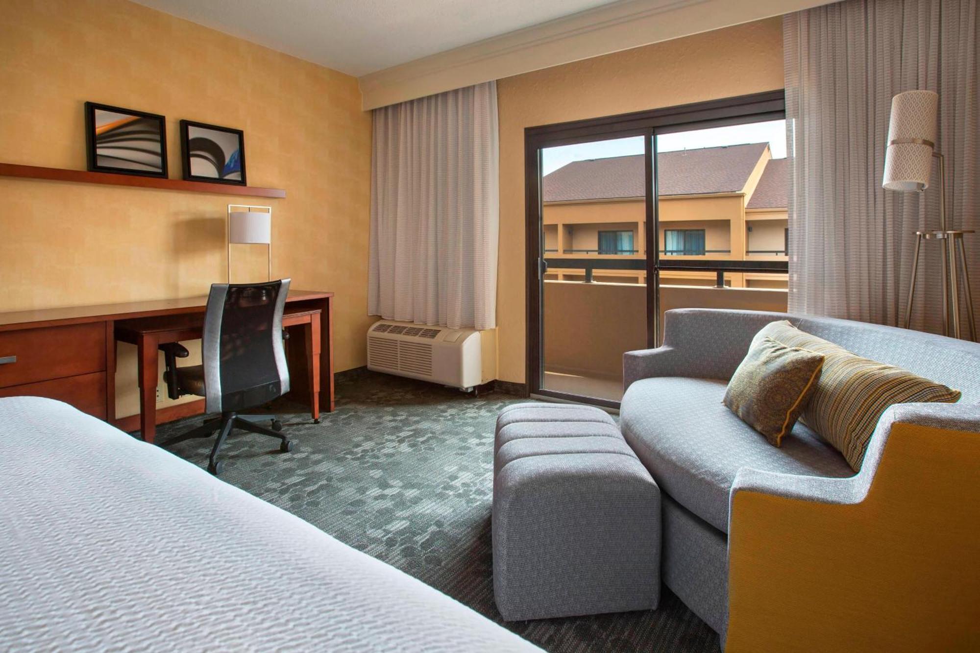 Courtyard By Marriott Boston Andover Exterior photo